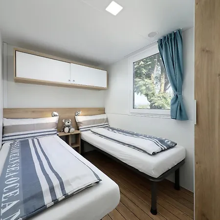 Kamp alanı Albatross Mobile Homes On Eden