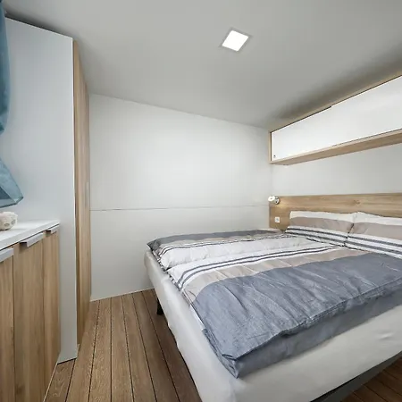 Kamp alanı Albatross Mobile Homes On Eden San Felice del Benaco