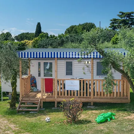 Albatross Mobile Homes On Eden Kamp alanı